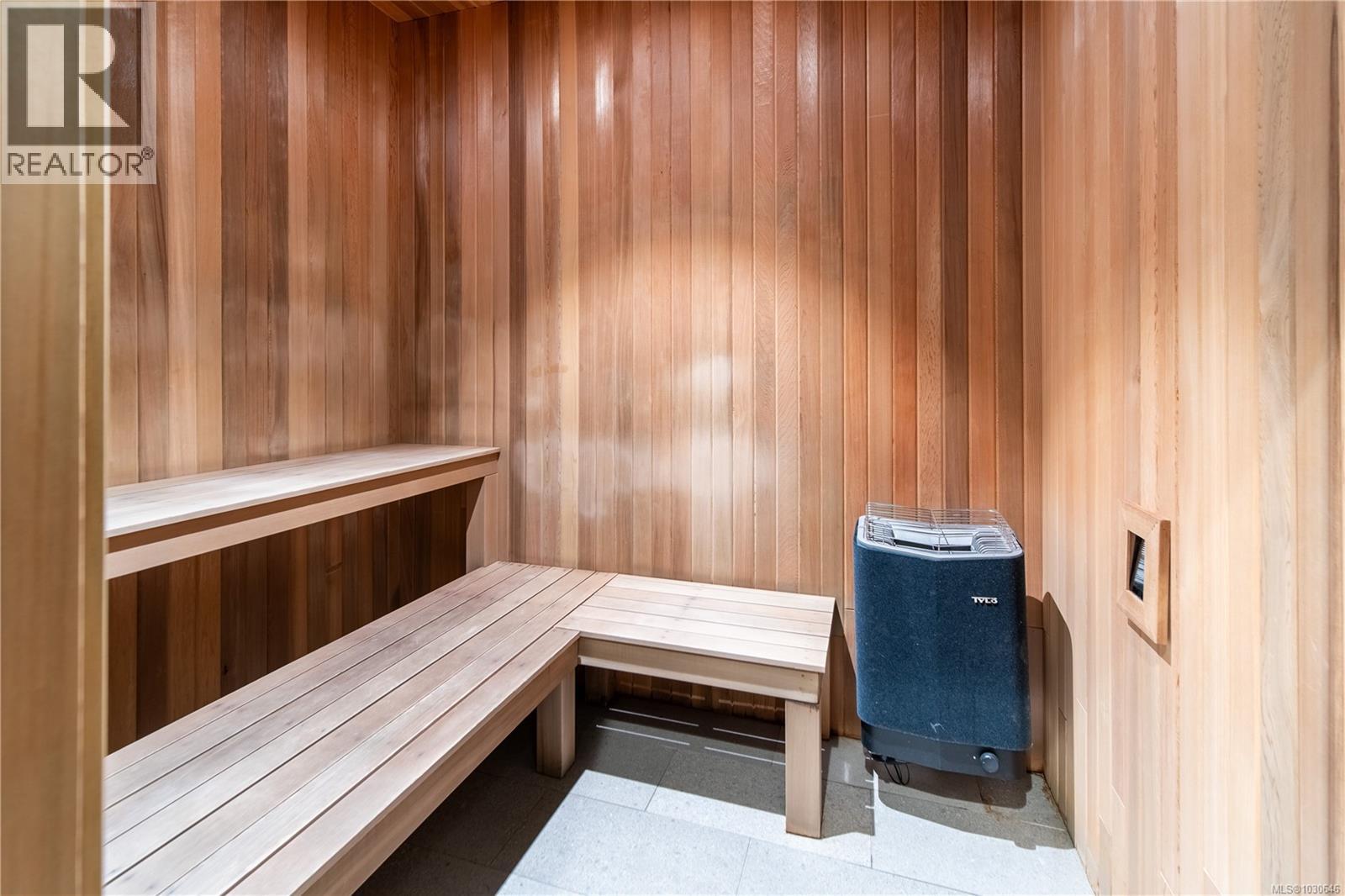 #302 888 Government St - 17