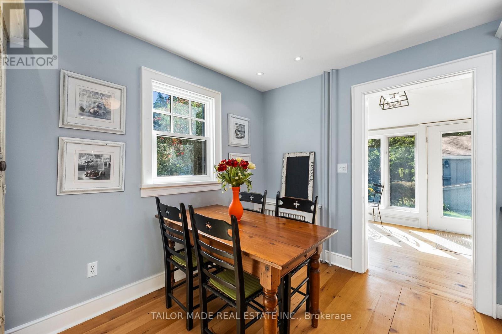 19 ISABELLA STREET - 12