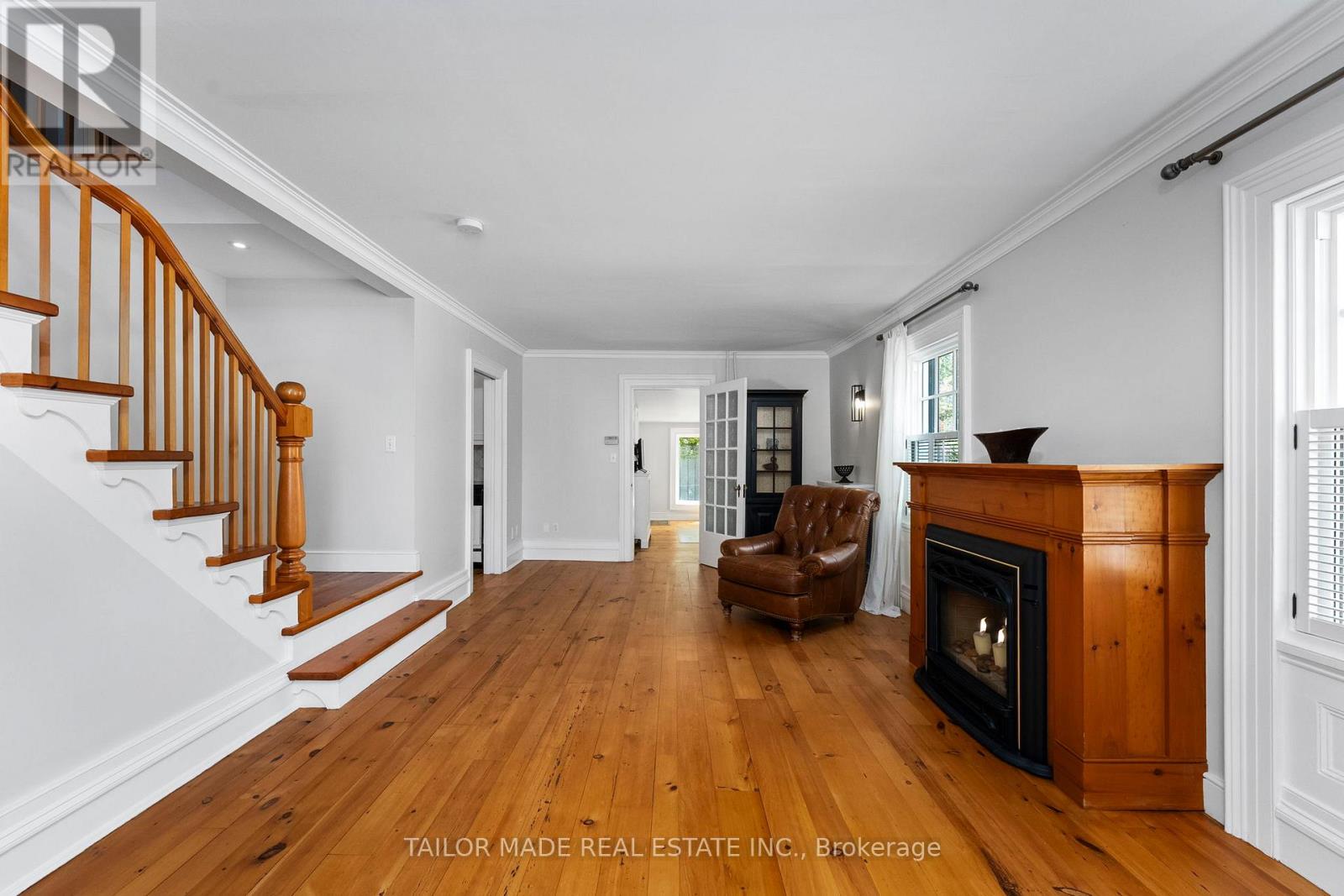 19 ISABELLA STREET - 20