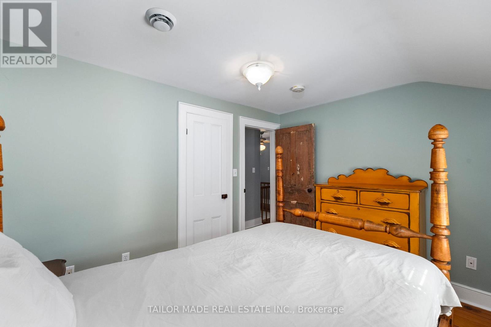 19 ISABELLA STREET - 30