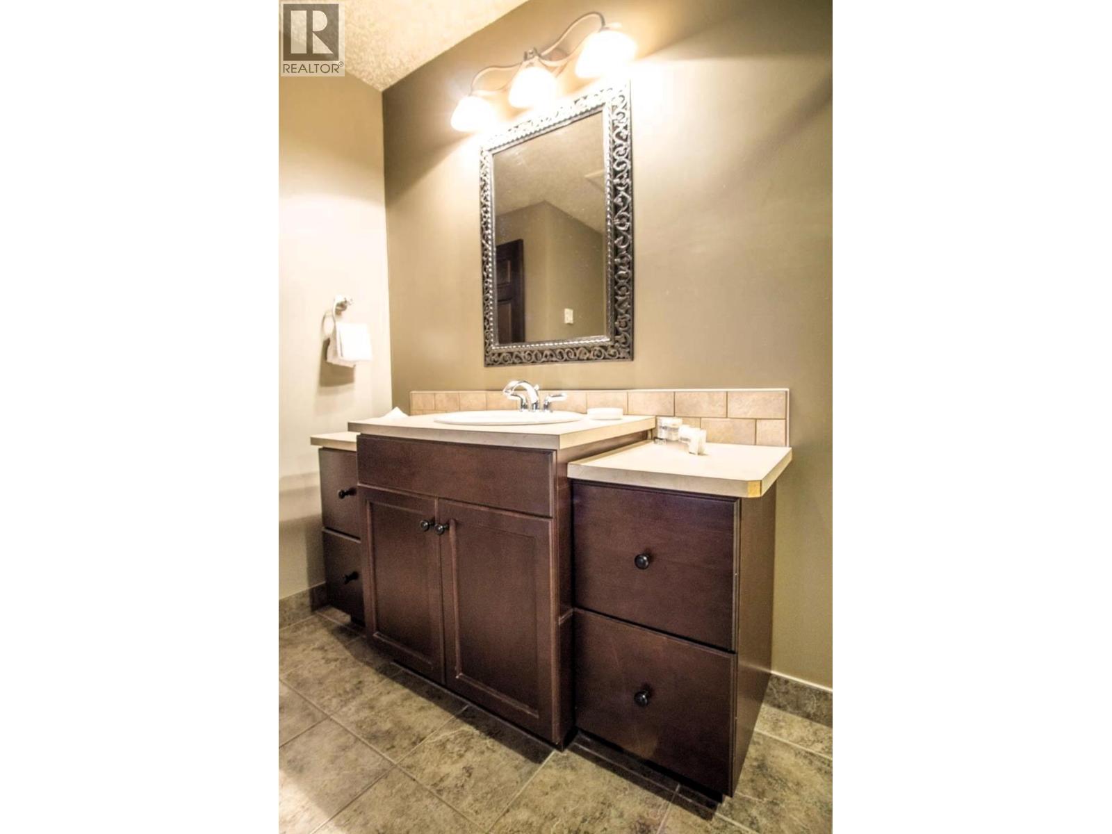 500 BIGHORN Boulevard Unit# 513, Radium Hot Springs