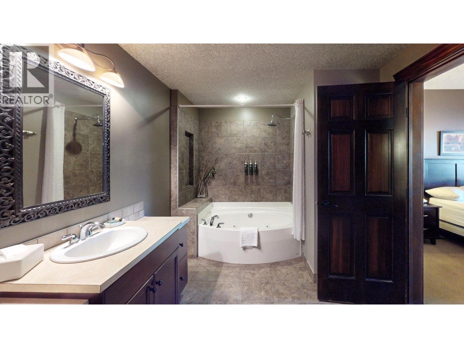 500 BIGHORN Boulevard Unit# 513, Radium Hot Springs