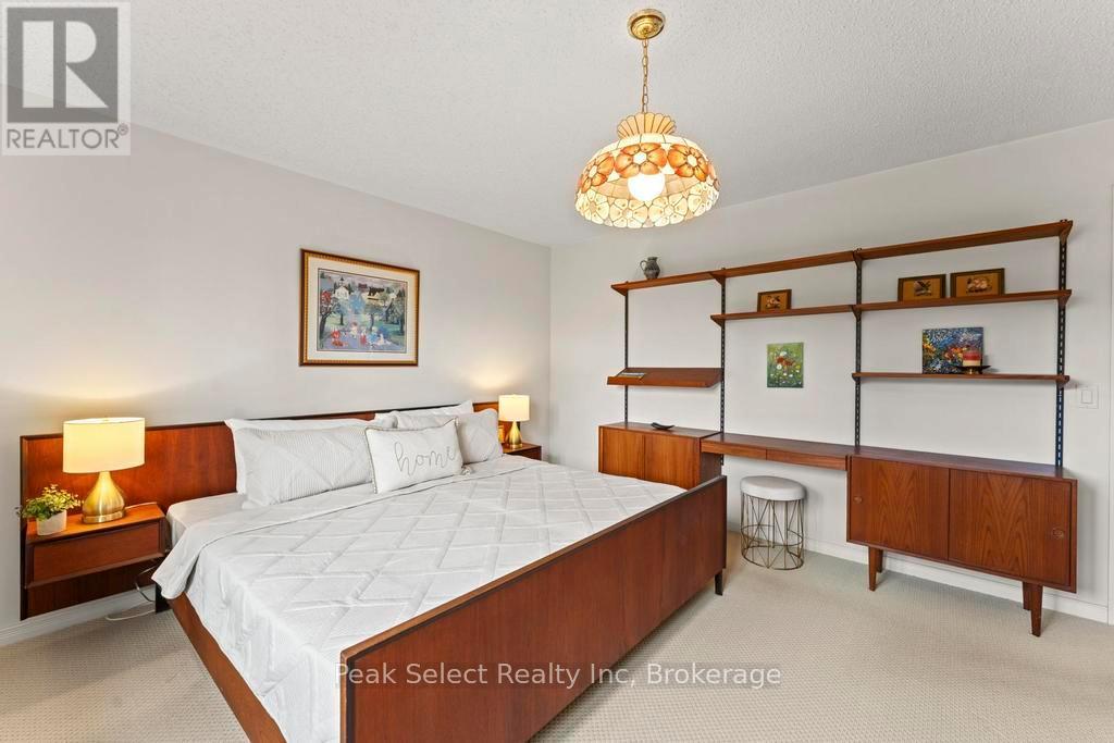 #31 30 ANN STREET - 26