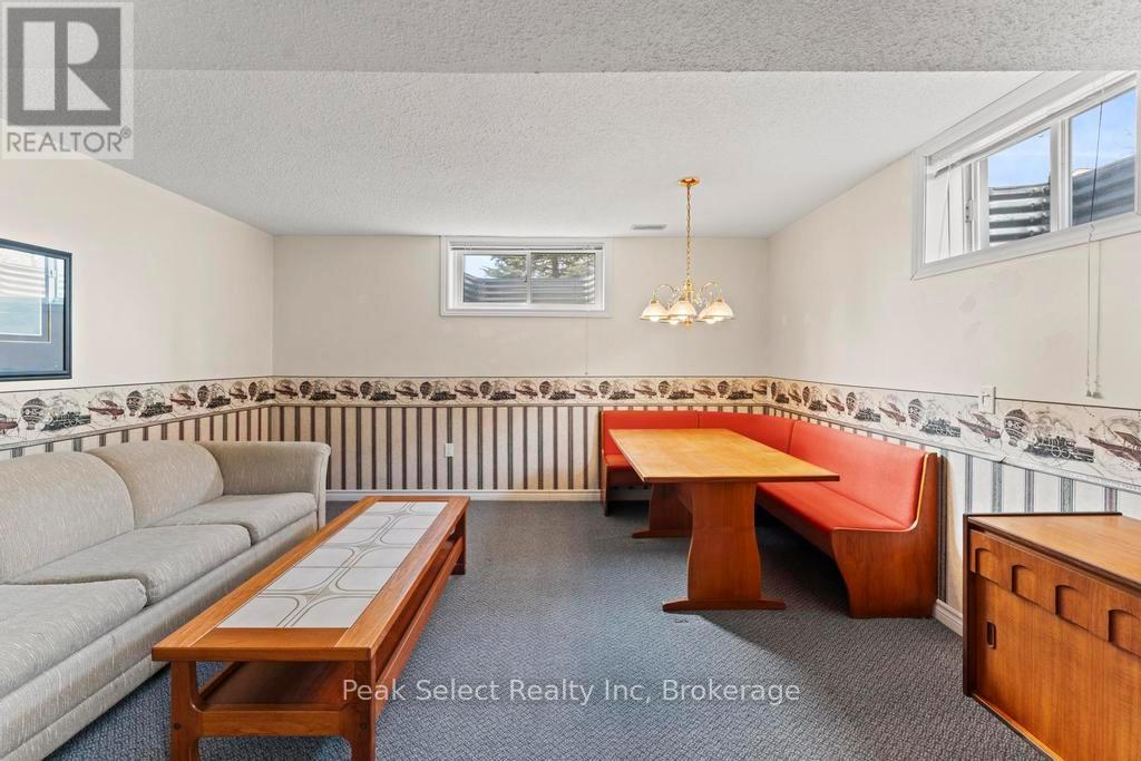 #31 30 ANN STREET - 32