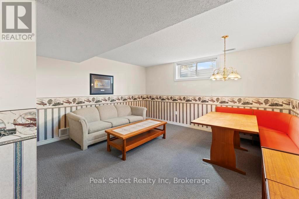 #31 30 ANN STREET - 33
