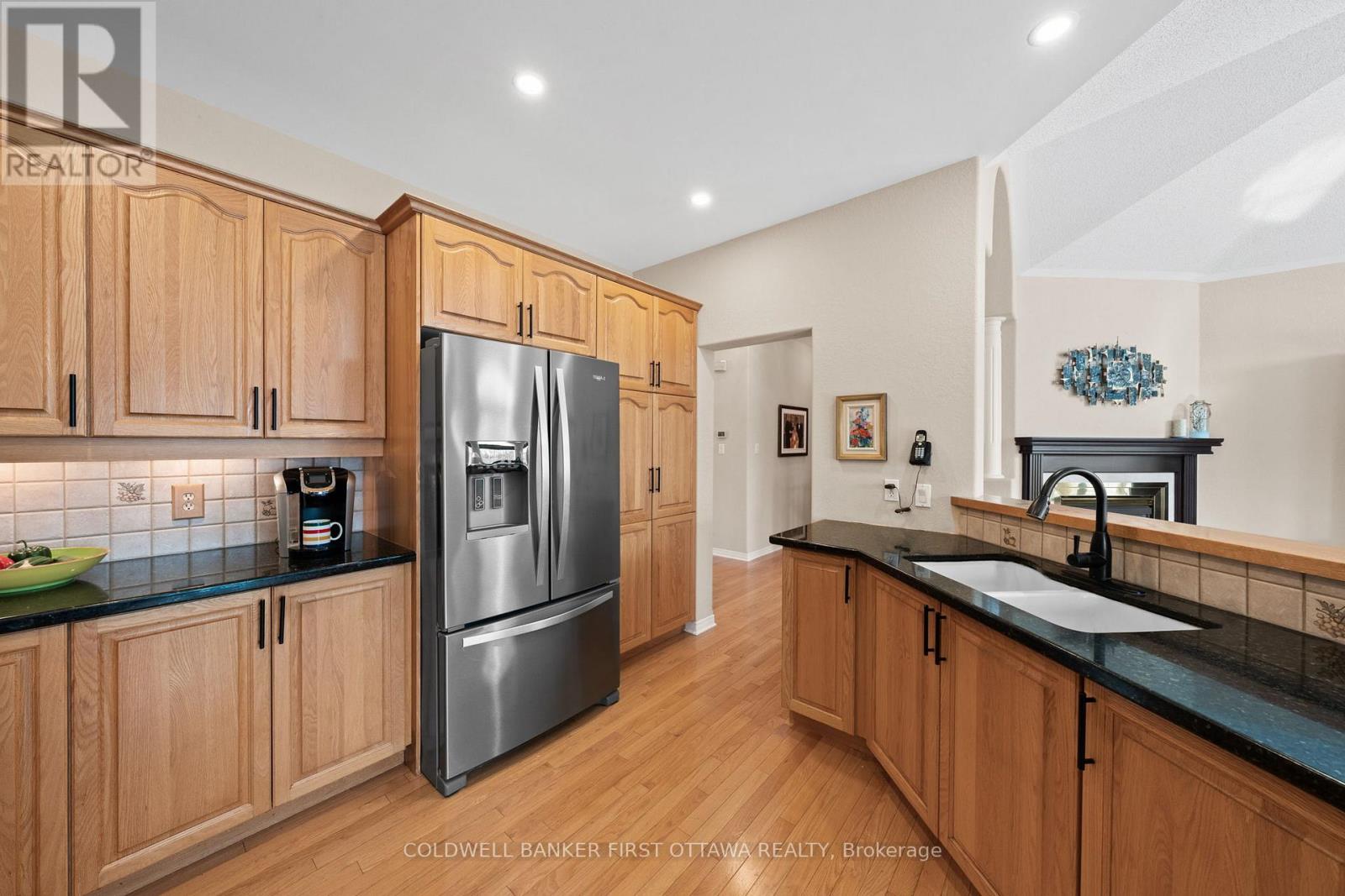 19 FENCEROW WAY - 23