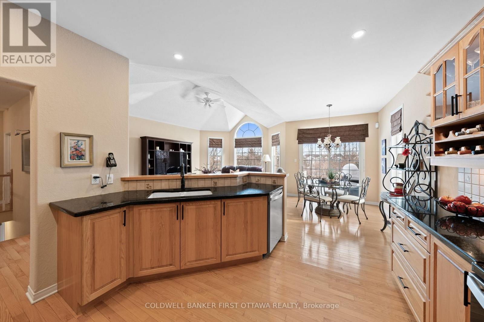19 FENCEROW WAY - 22