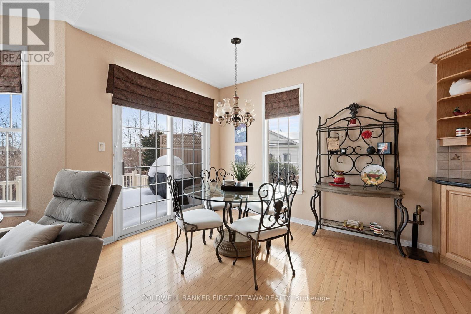 19 FENCEROW WAY - 16