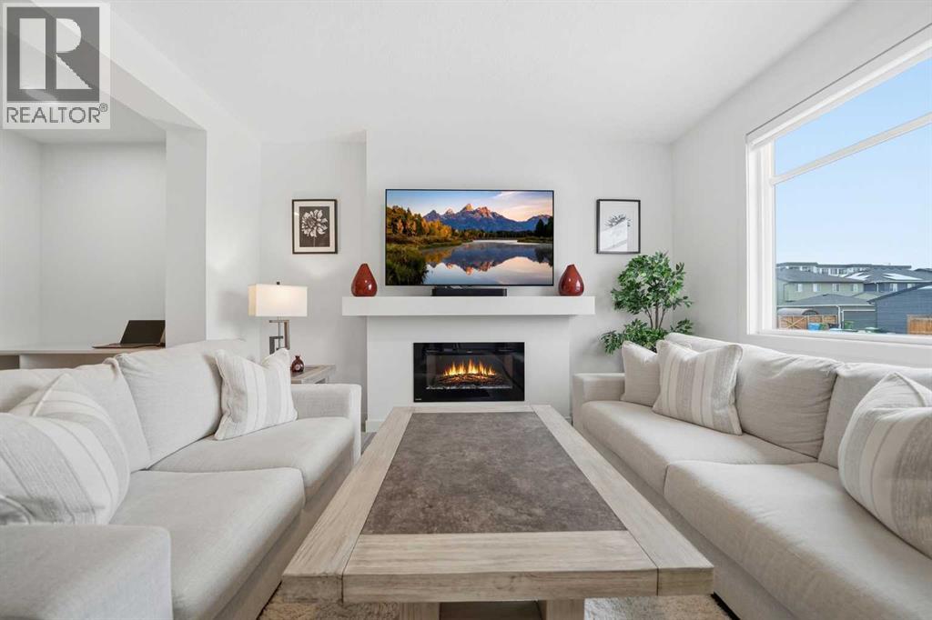 Single Family House for Sale in  Wolf Creek Avenue SE Wolf Willow Calgary 