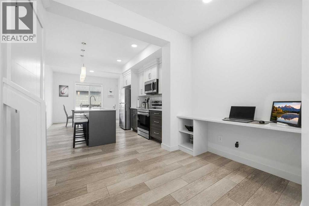 Single Family House for Sale in  Wolf Creek Avenue SE Wolf Willow Calgary 