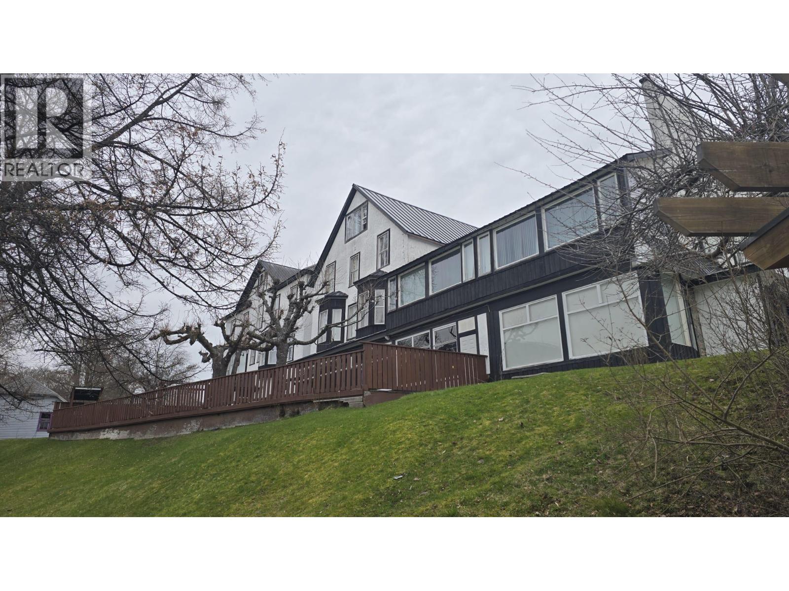  96 4 Avenue Southwest, Nakusp