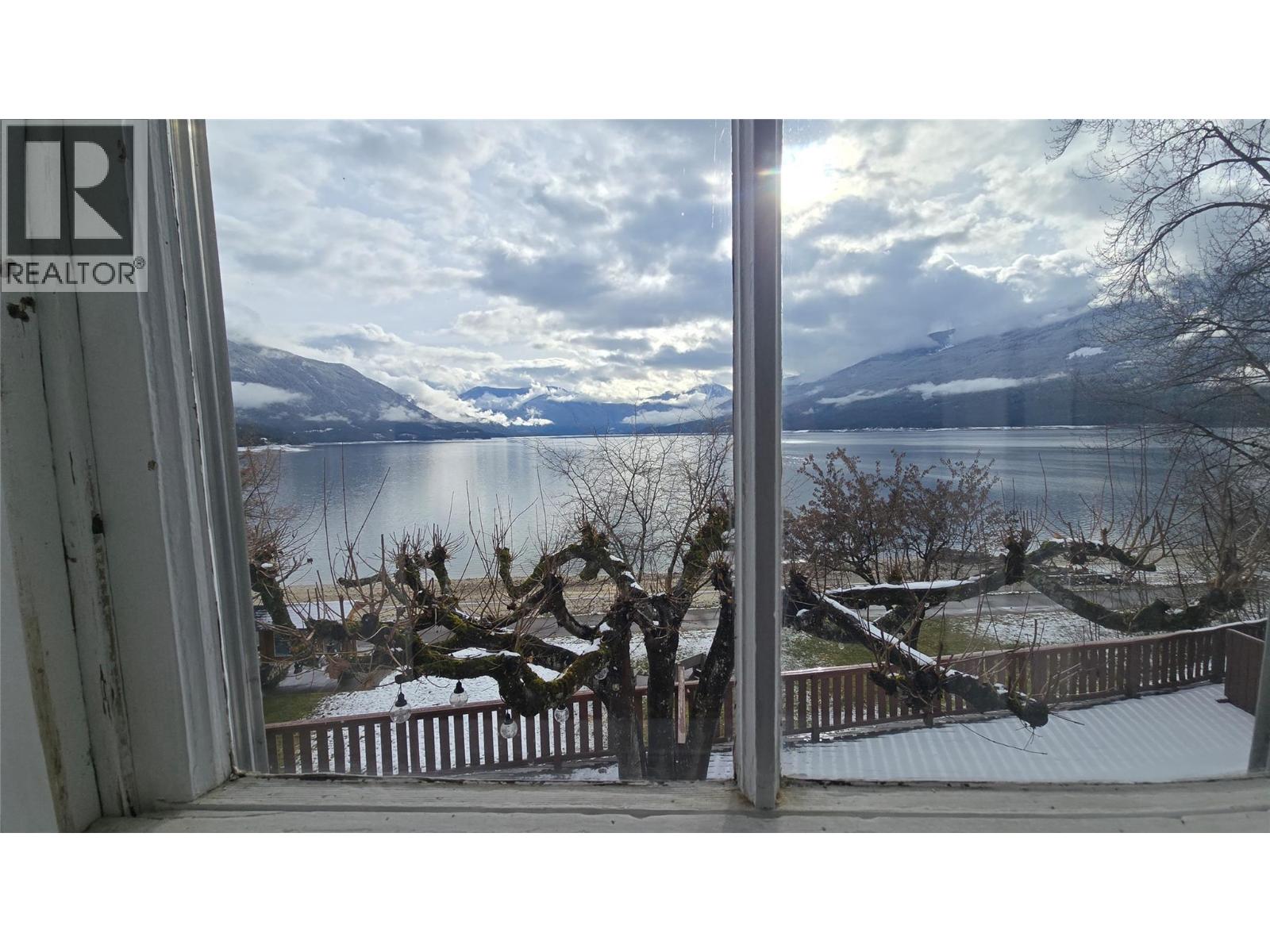  96 4 Avenue Southwest, Nakusp