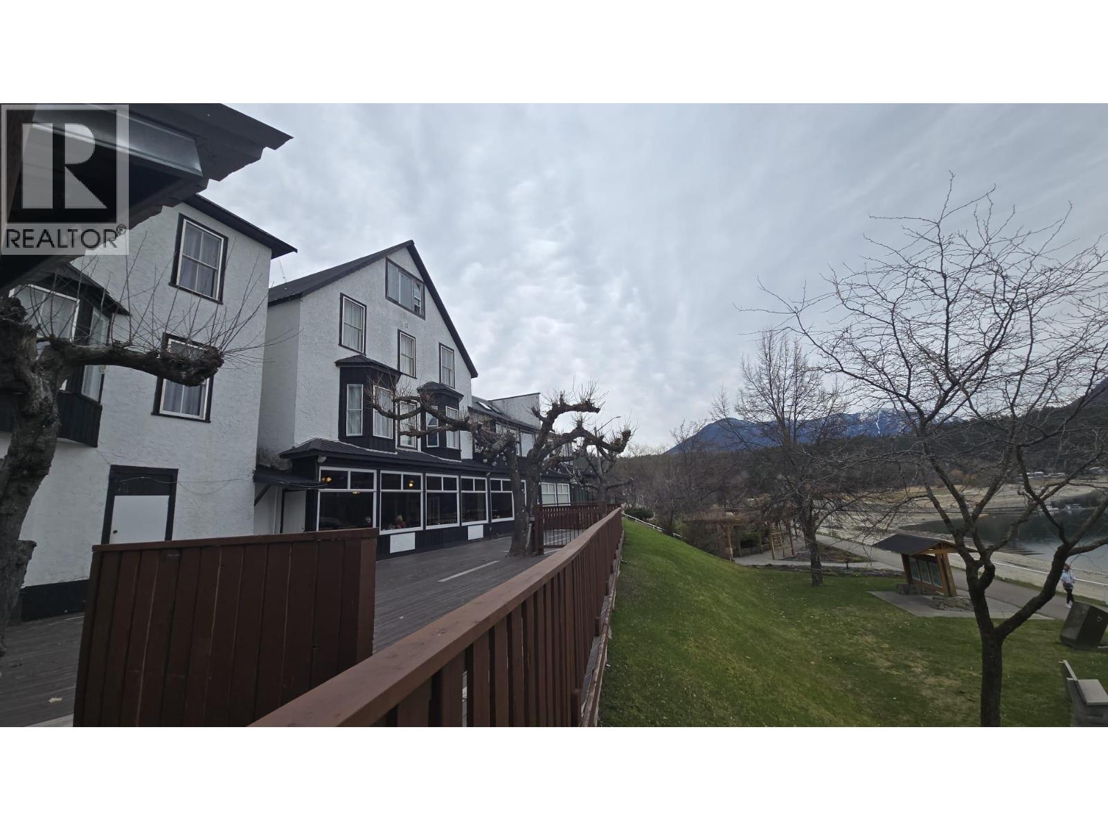  96 4 Avenue Southwest, Nakusp