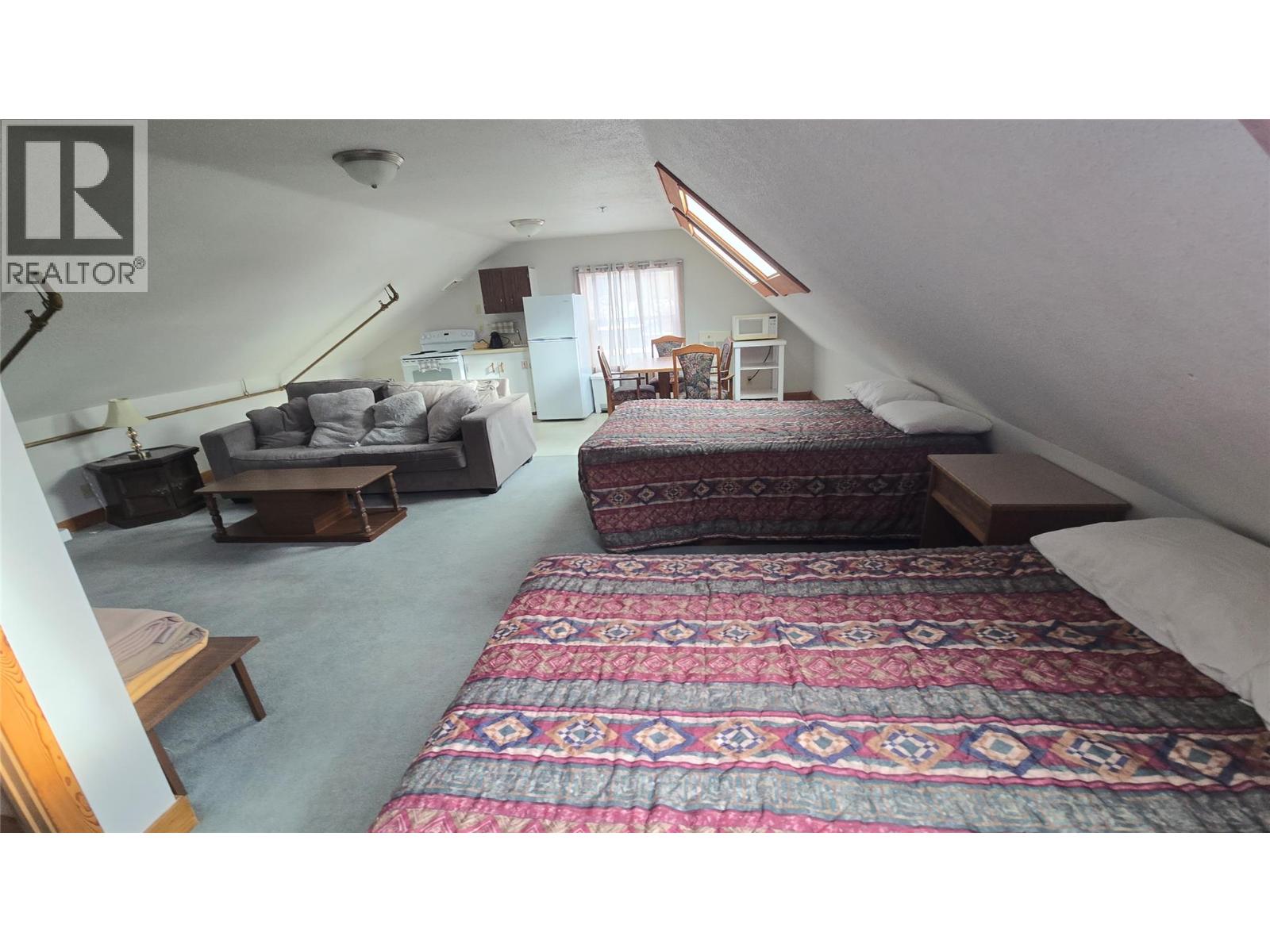  96 4 Avenue Southwest, Nakusp