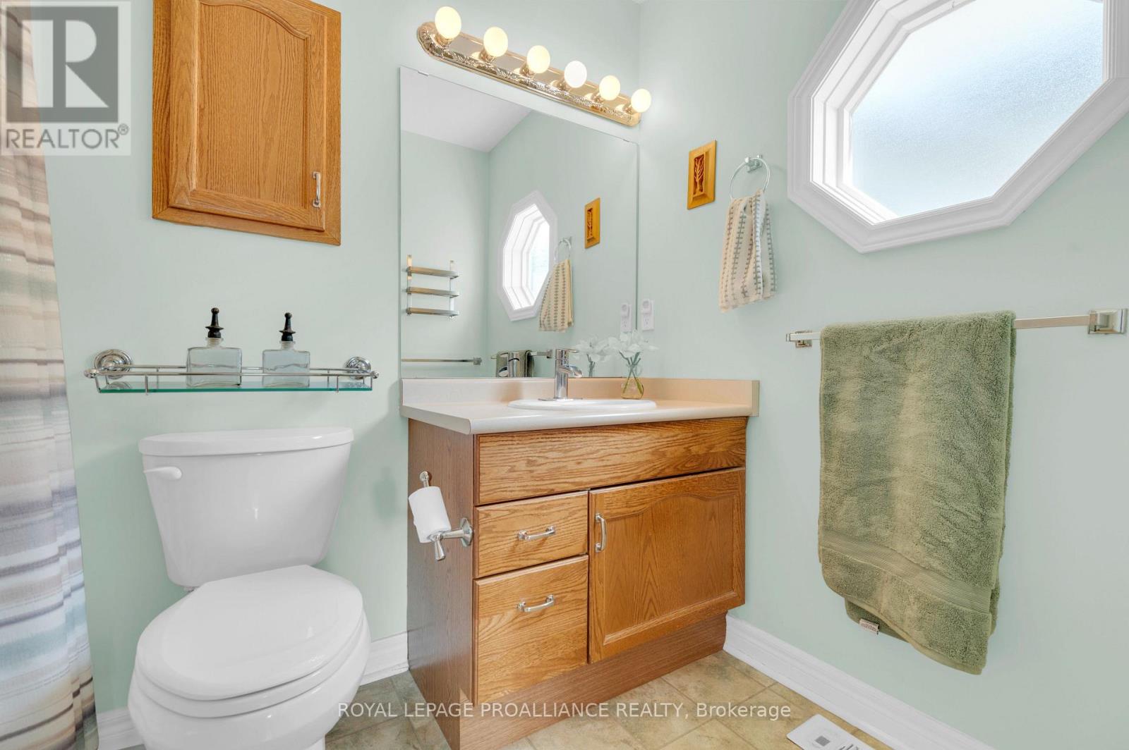 20 LOCKWOOD DRIVE - 24