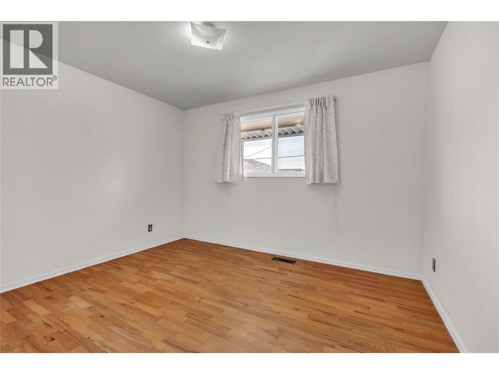 250 Bennett Avenue - 16