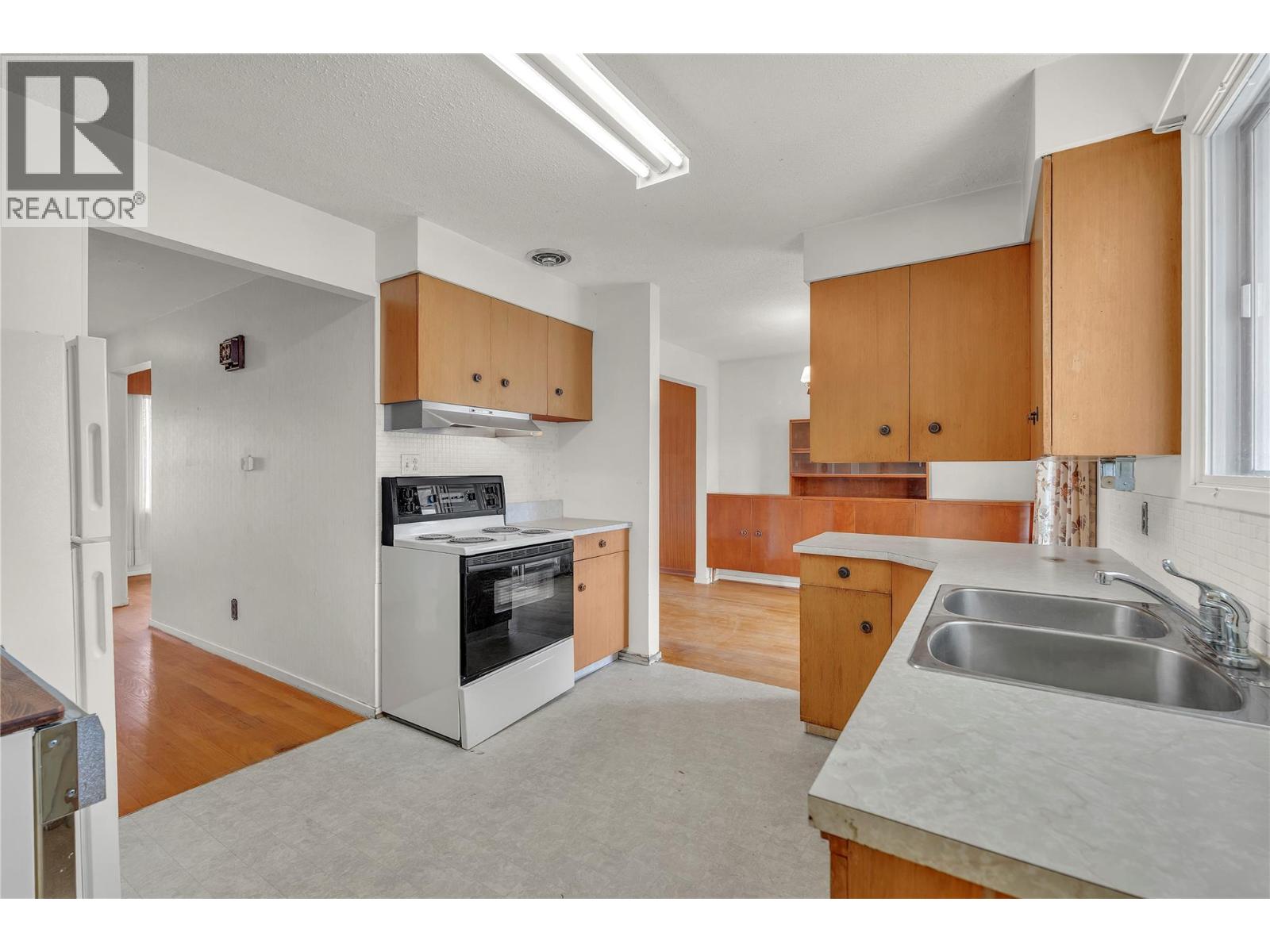 250 Bennett Avenue - 13