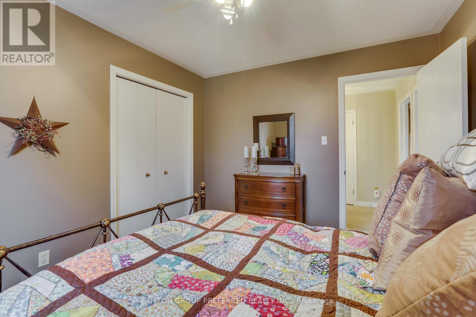 94 ASHBURY COURT - 28