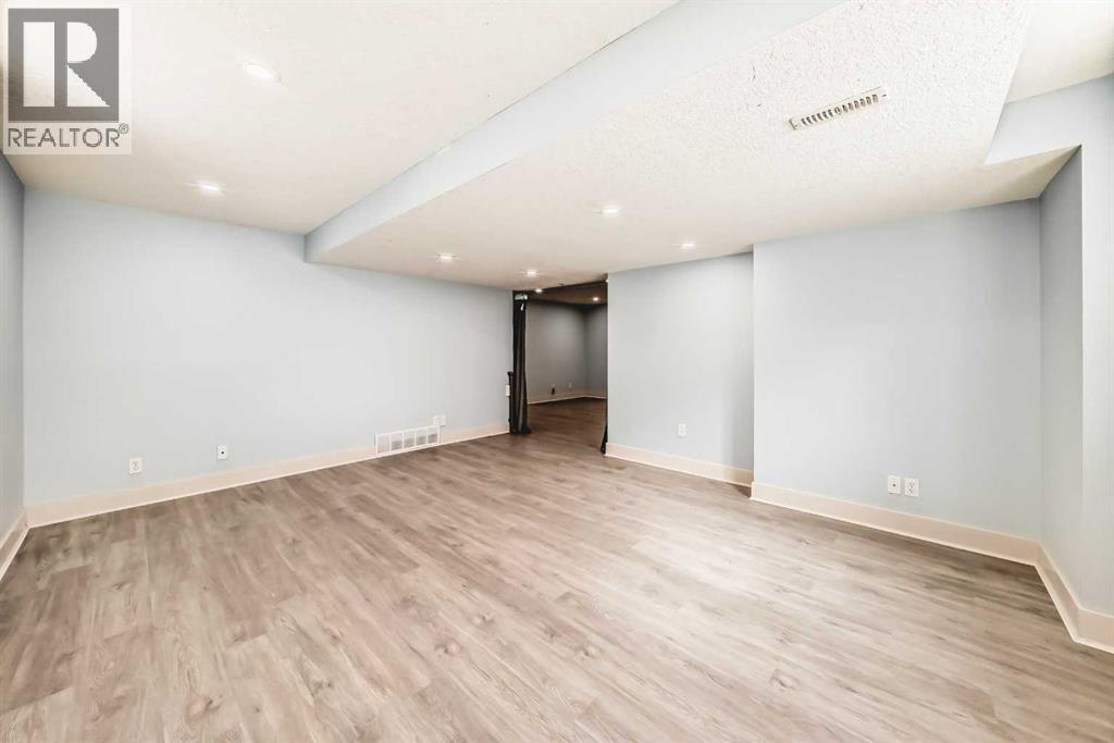 Single Family House for Sale in  Royal Oak Heath NW Royal Oak Calgary 