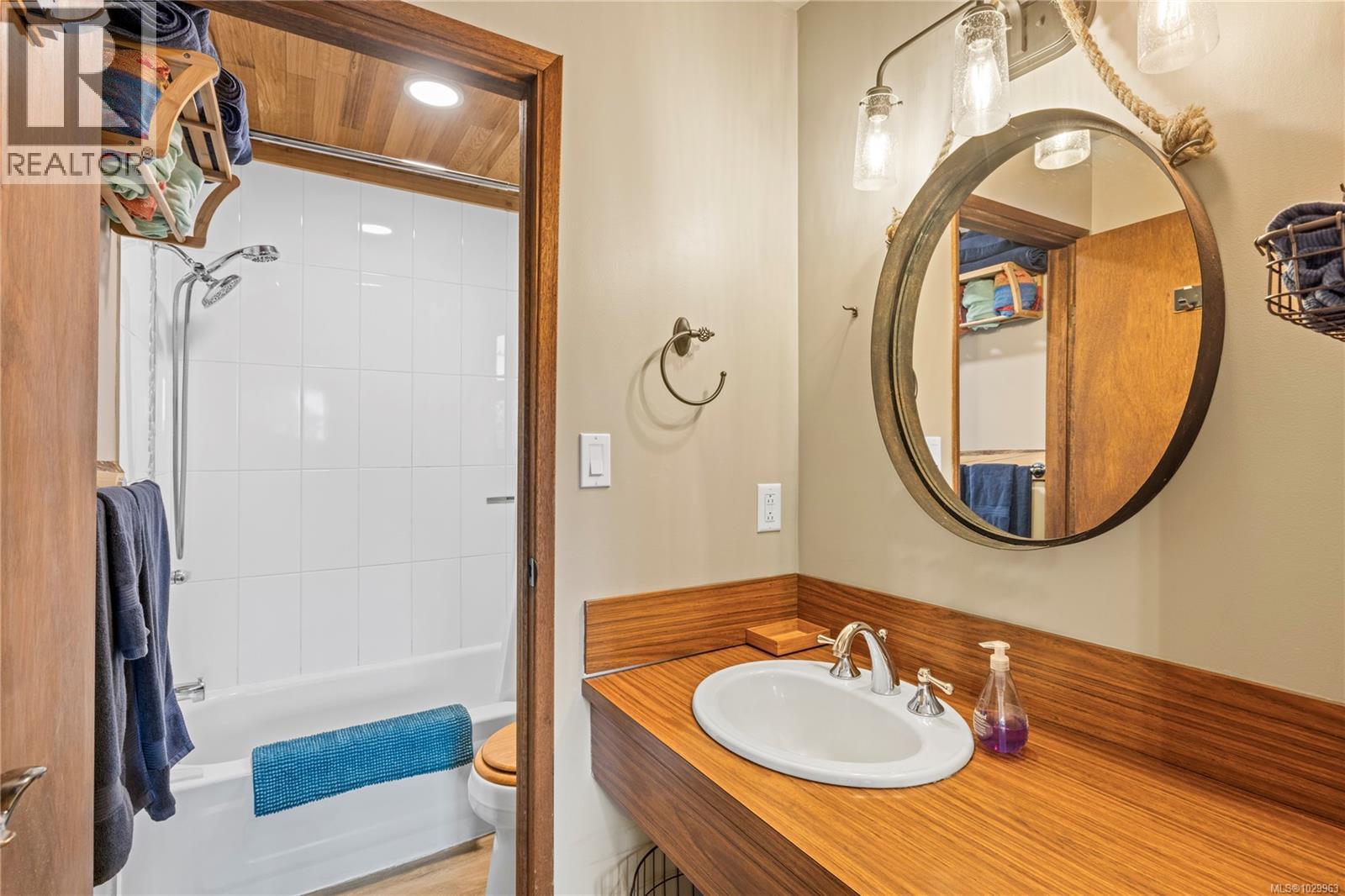 #4 4375 KELSEY RD - 20