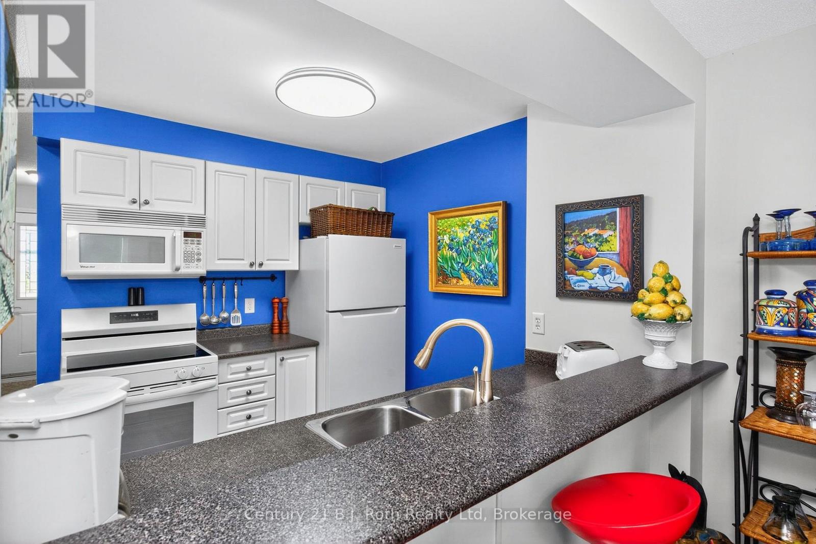 156 SOUTHWINDS CRESCENT - 8