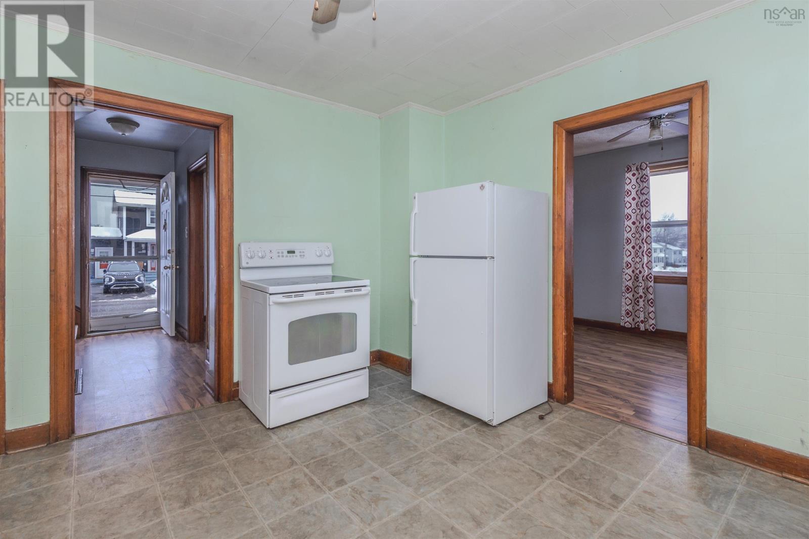 Property 27 of 37 of 307 Cabot Street