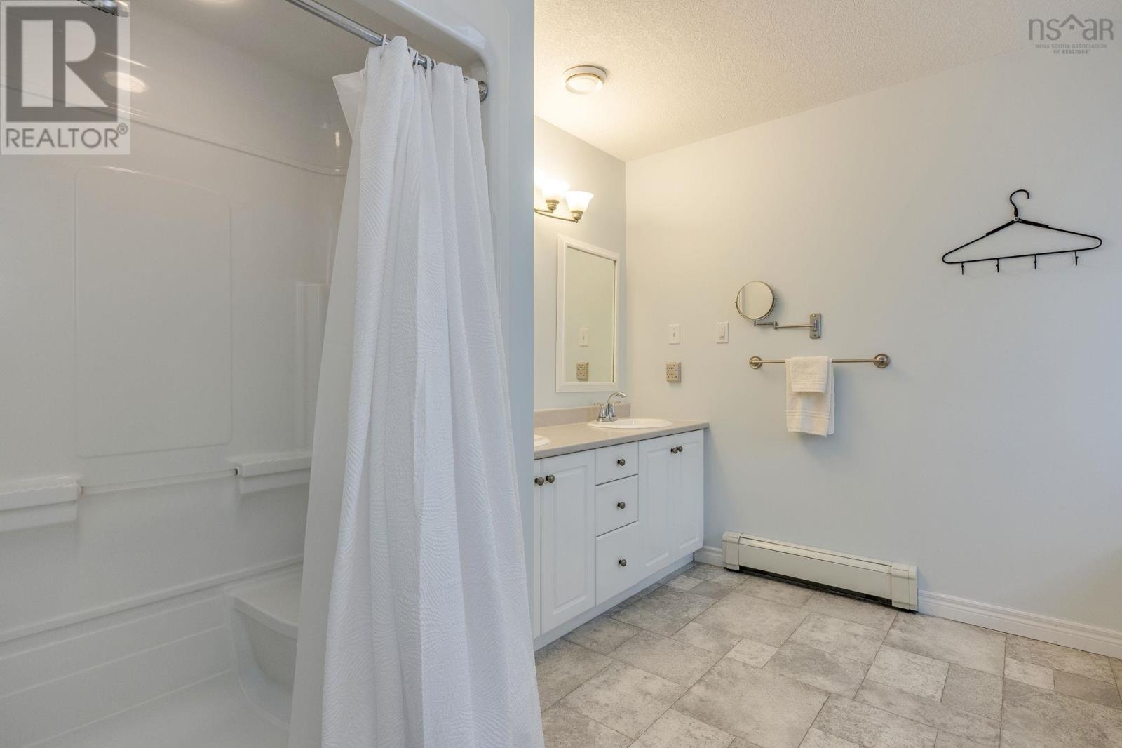 Property 24 of 49 of 73 Gravenstein Drive