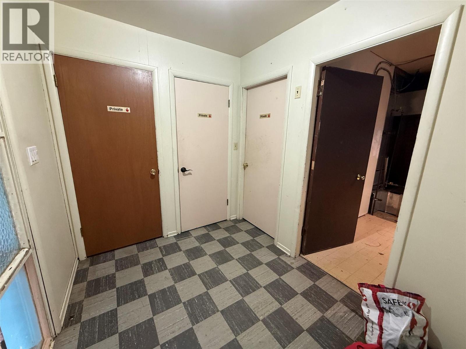 Shared foyer from office to showroom.
