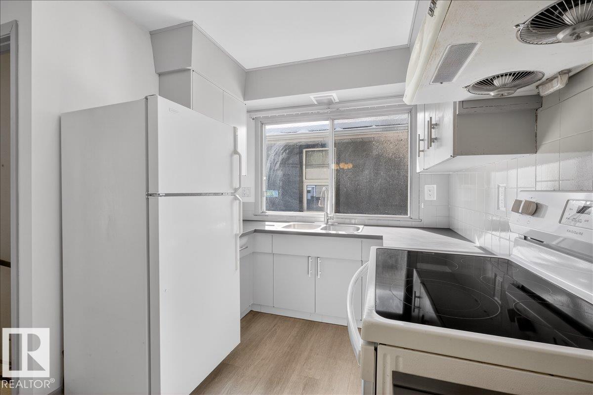 11836 42 ST NW, Edmonton