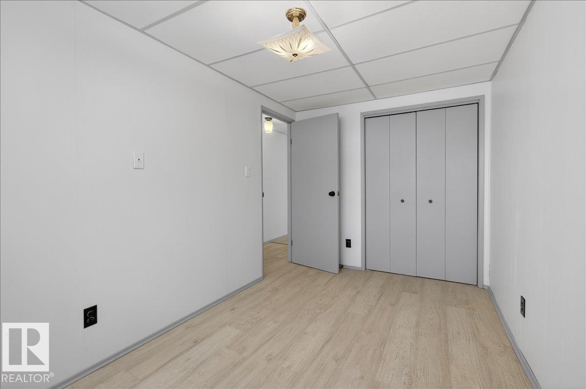 11836 42 ST NW, Edmonton