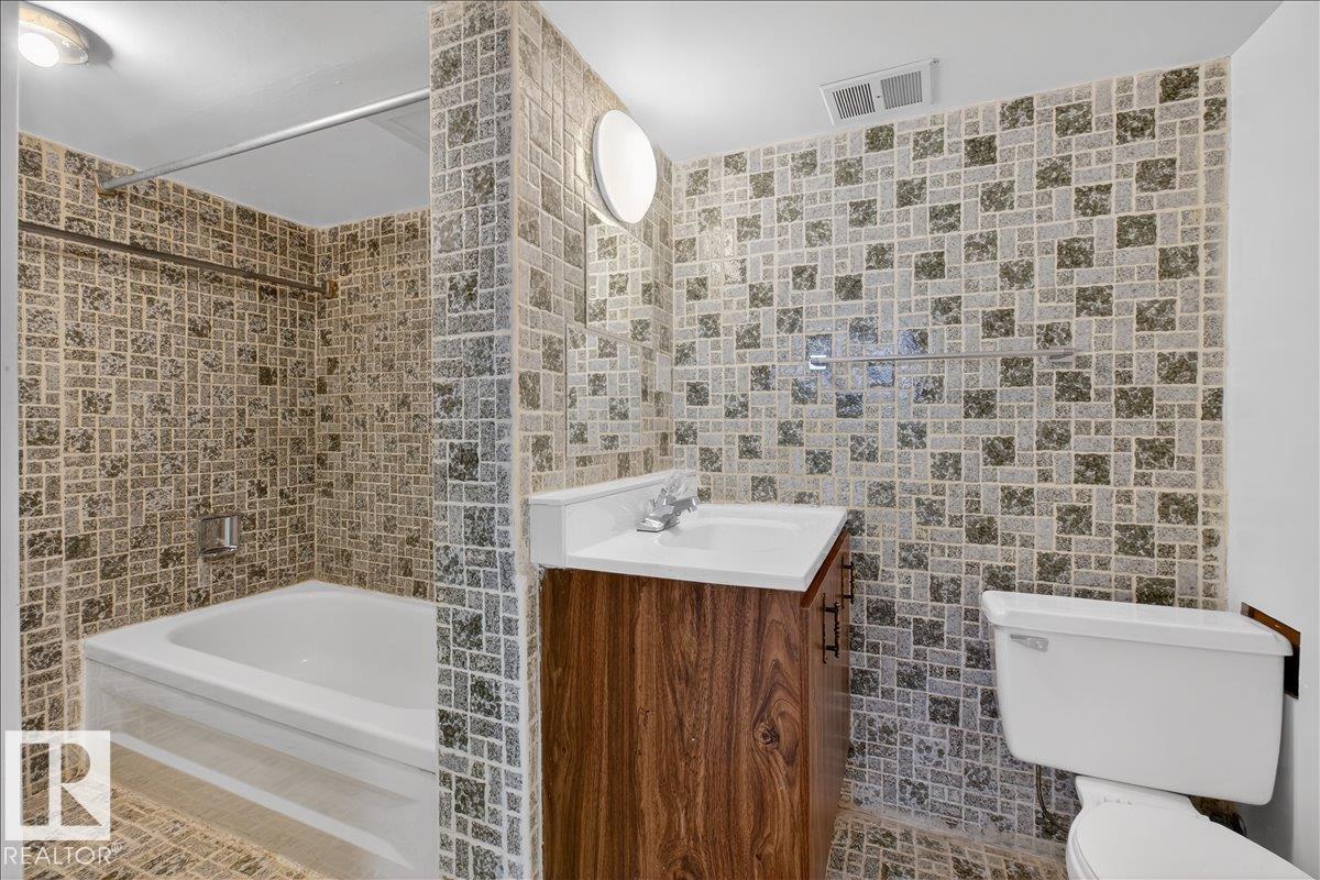 11836 42 ST NW, Edmonton