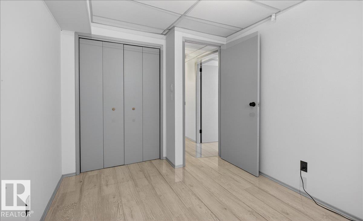 11836 42 ST NW, Edmonton