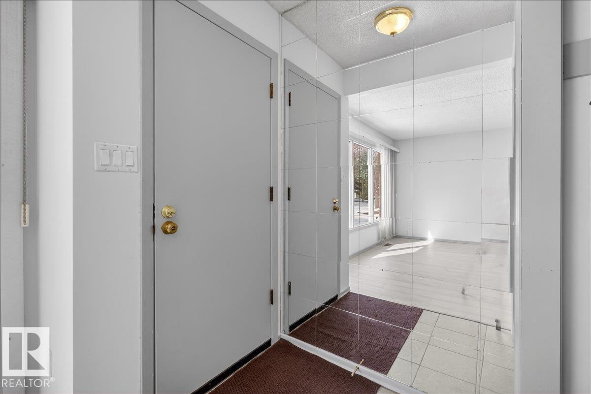 11836 42 ST NW, Edmonton