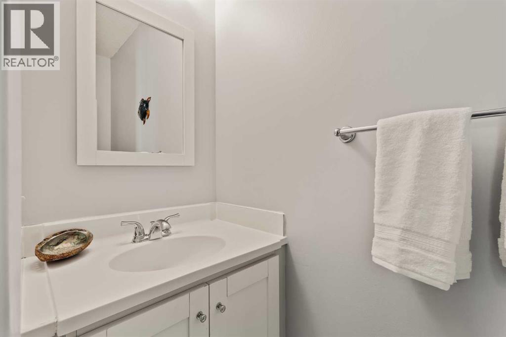 Single Family House for Sale in    Avenue NW Huntington Hills Calgary 