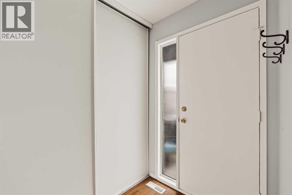 Single Family House for Sale in    Avenue NW Huntington Hills Calgary 