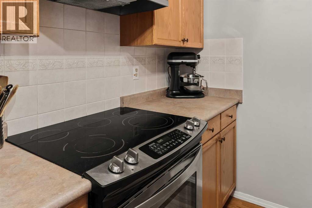 Single Family House for Sale in    Avenue NW Huntington Hills Calgary 