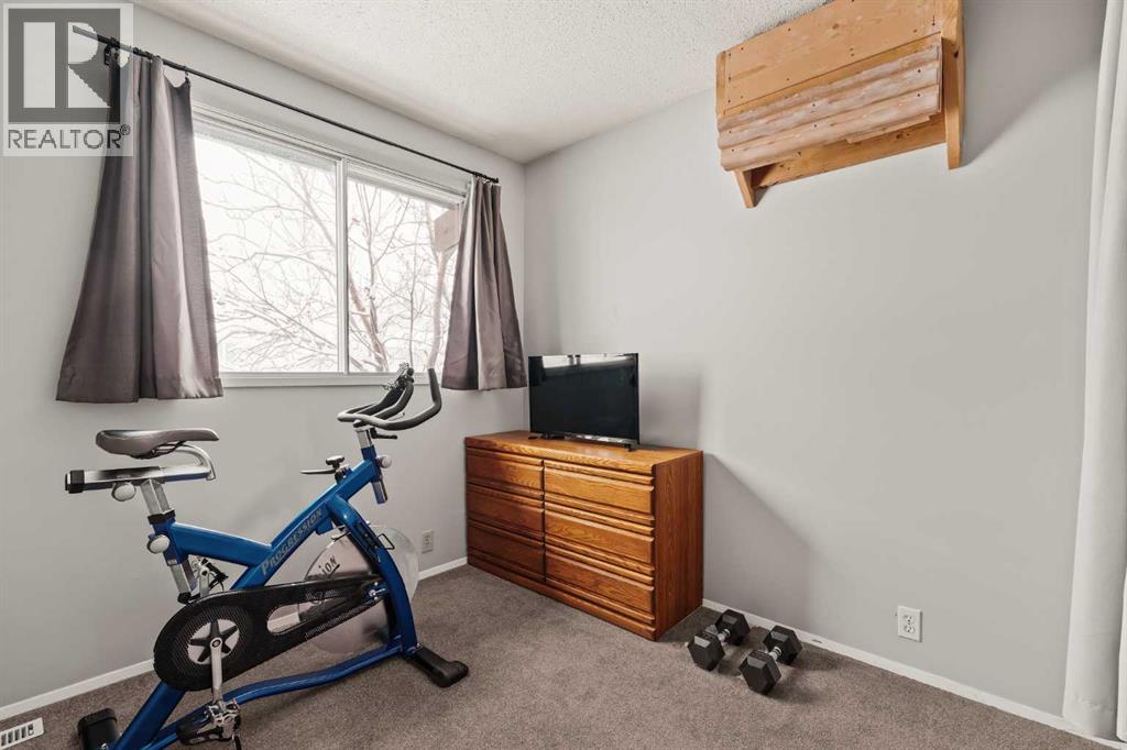 Single Family House for Sale in    Avenue NW Huntington Hills Calgary 