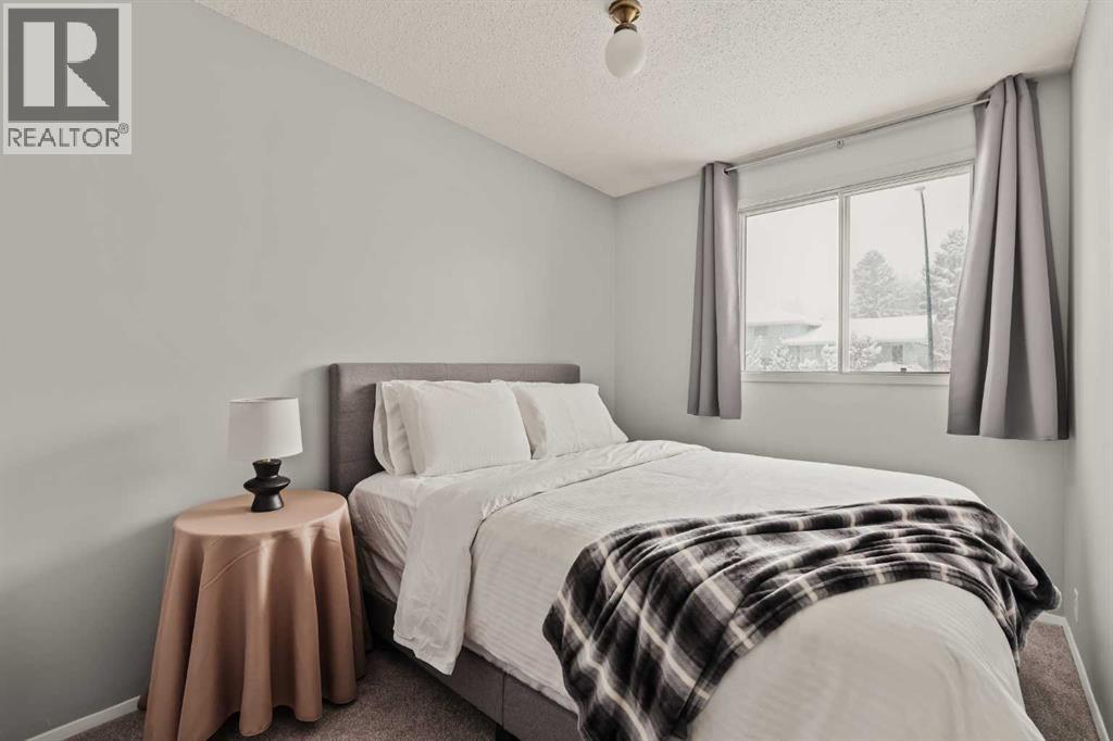 Single Family House for Sale in    Avenue NW Huntington Hills Calgary 