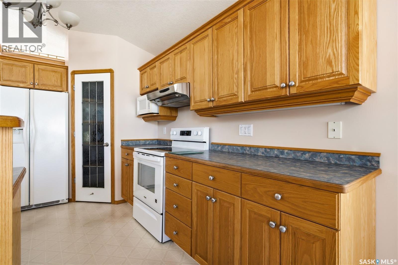 3083 ST JAMES CRESCENT - 17