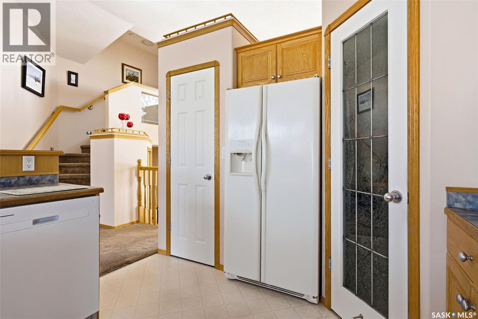 3083 ST JAMES CRESCENT - 18