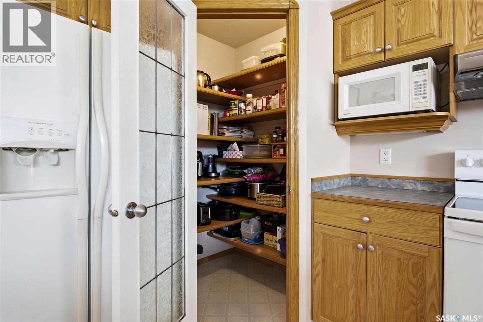 3083 ST JAMES CRESCENT - 19