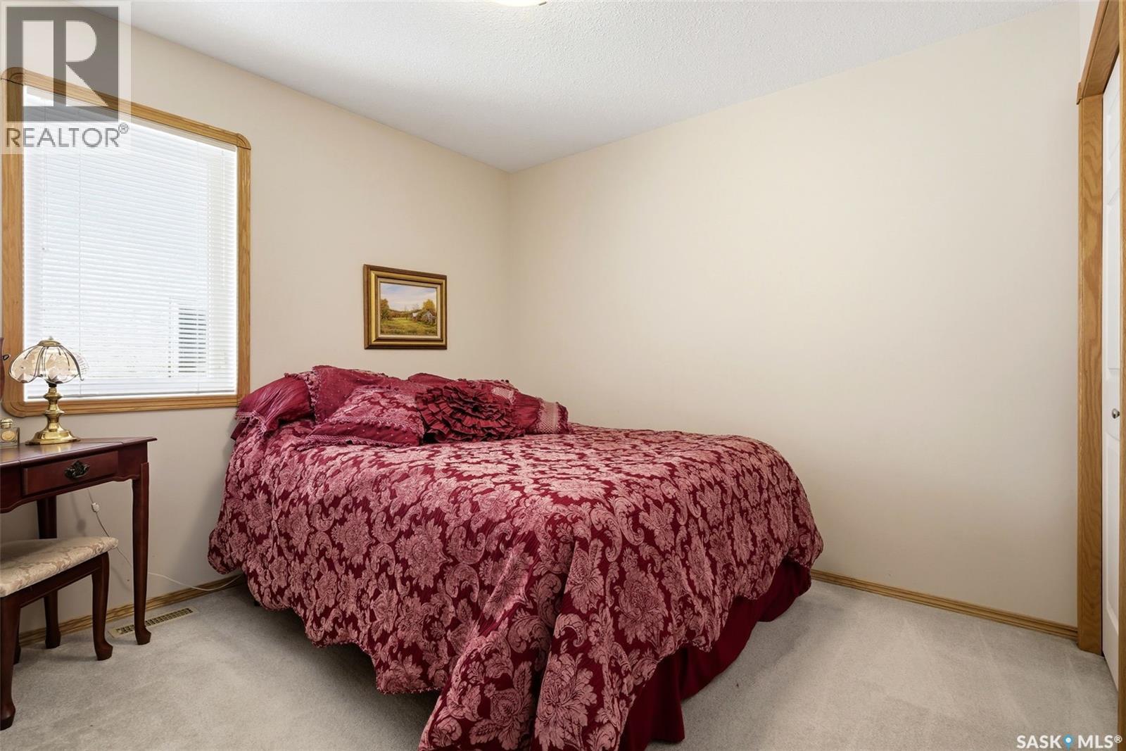 3083 ST JAMES CRESCENT - 22