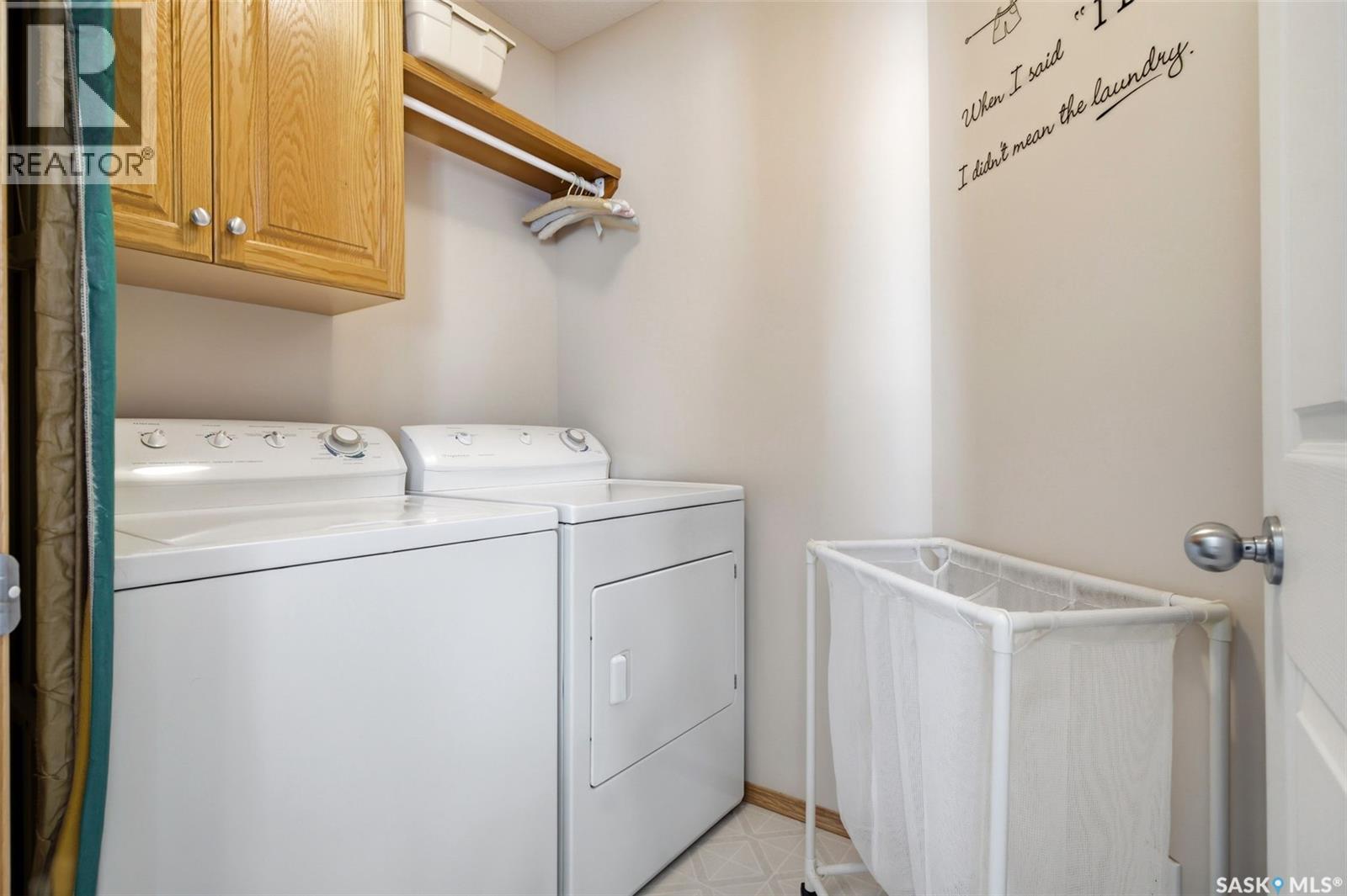 3083 ST JAMES CRESCENT - 25