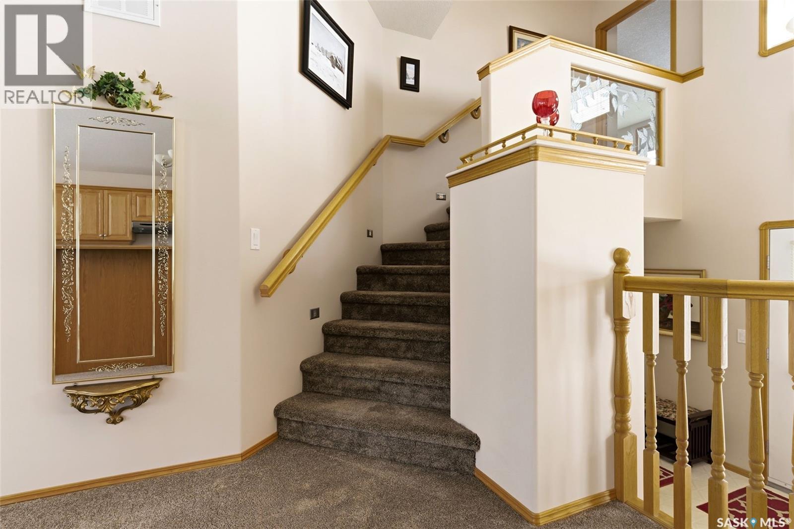 3083 ST JAMES CRESCENT - 27