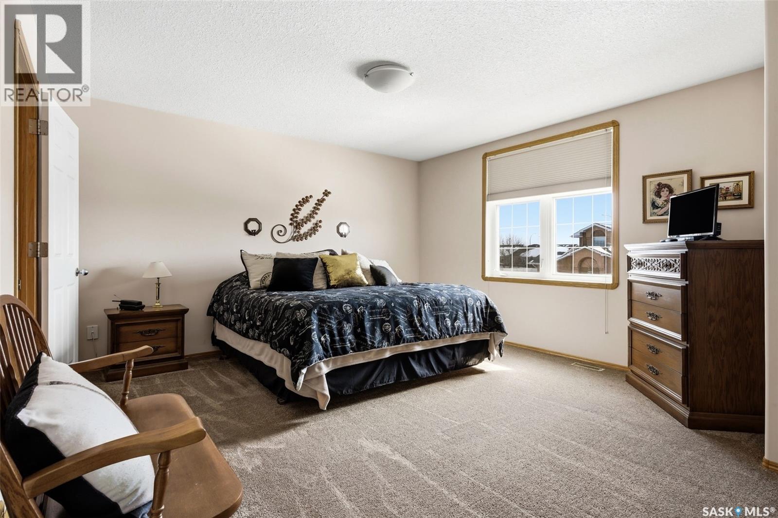 3083 ST JAMES CRESCENT - 29