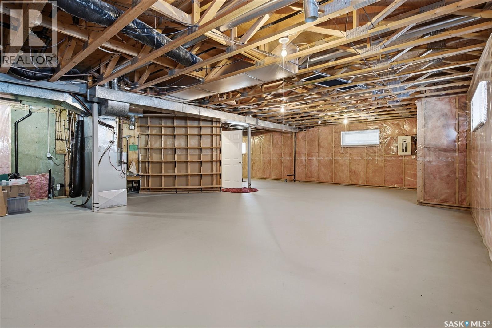 3083 ST JAMES CRESCENT - 38