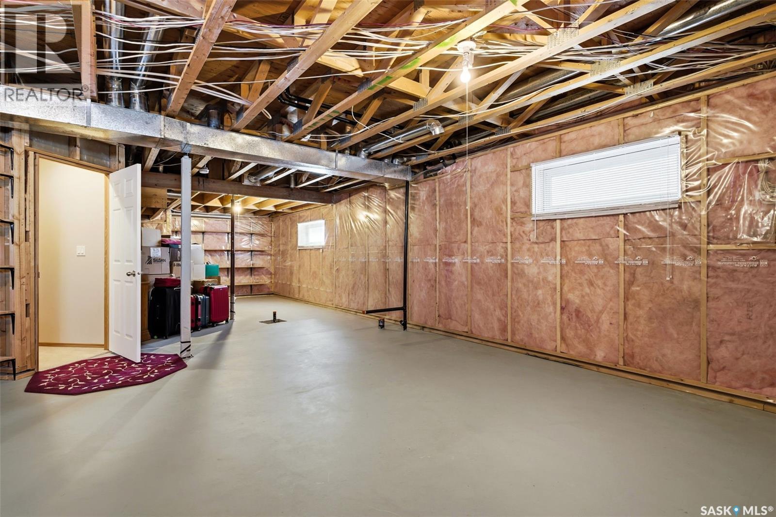 3083 ST JAMES CRESCENT - 39