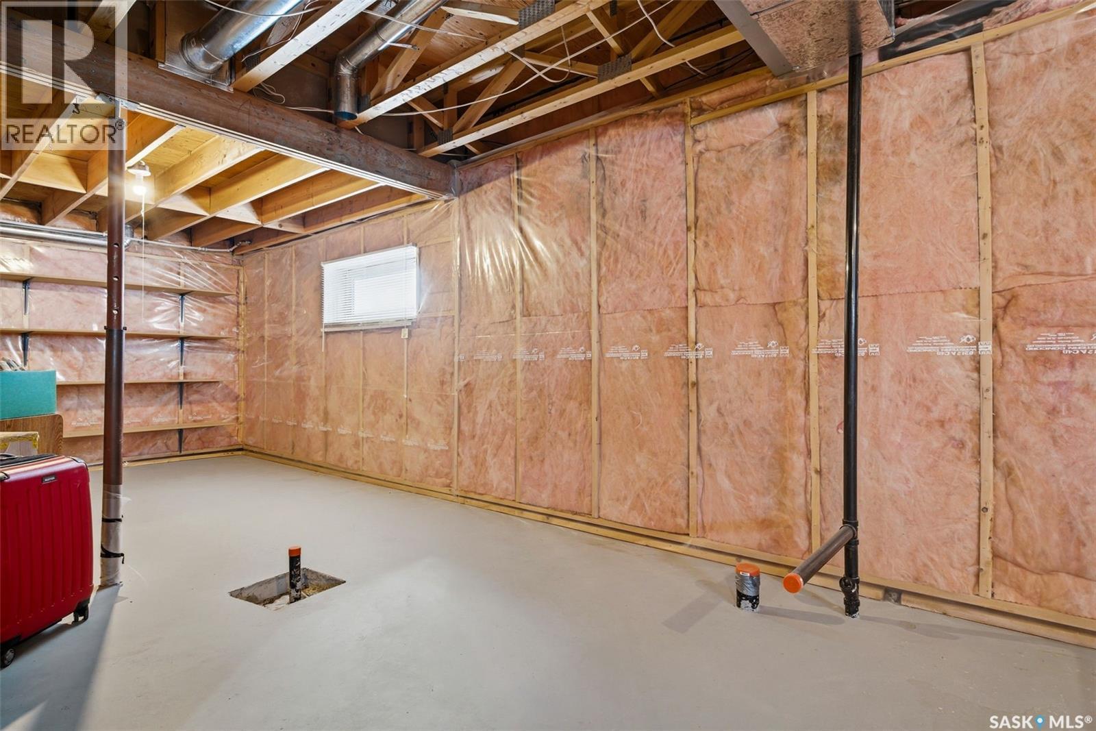 3083 ST JAMES CRESCENT - 40