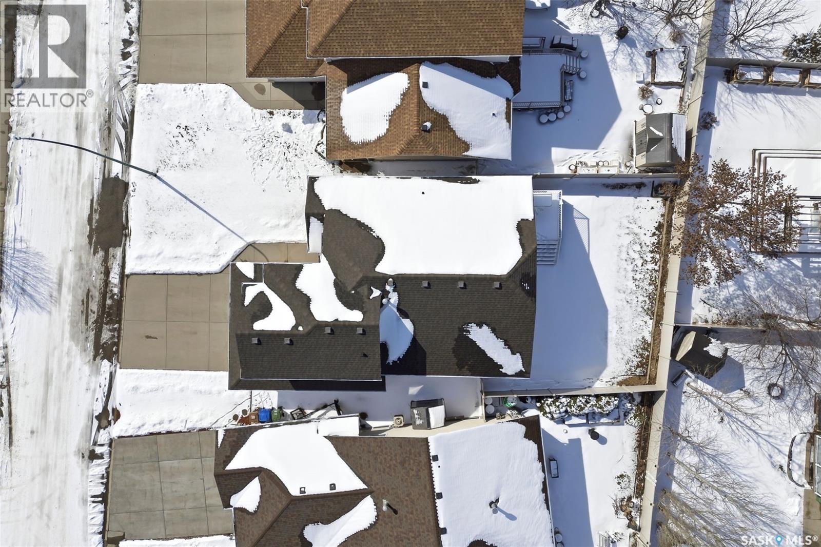 3083 ST JAMES CRESCENT - 50