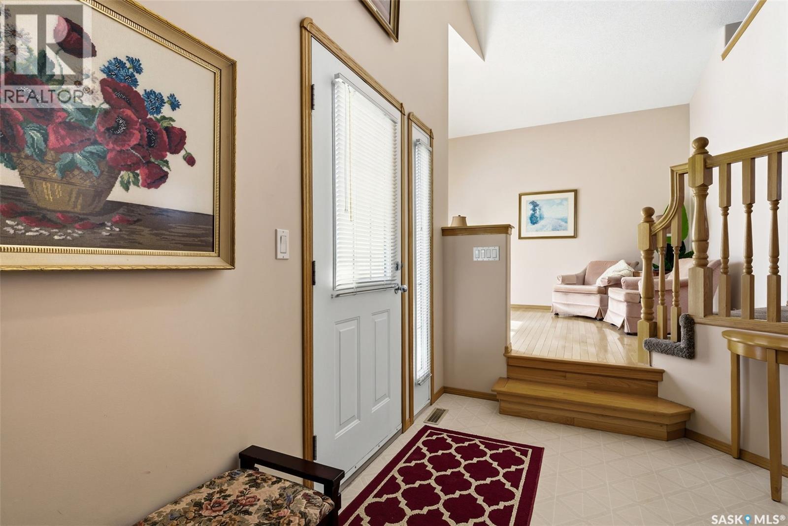 3083 ST JAMES CRESCENT - 6